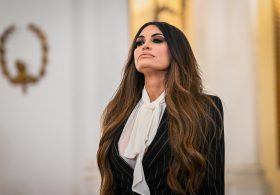 Trump humiliatingly asks Kimberly Guilfoyle to resign as ambassador to Greece, Katie Zacharia reveals in first briefing