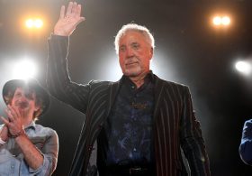 Tom Jones struck with illness, cancels LA show at The Greek