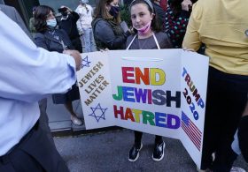 In Midtown NYC, Woman Stalks and Stabs Jewish Man