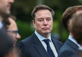 Elon Musk’s Starlink Set to Become a ‘Major Mobile Carrier’ After Unlocking ‘The Last Critical Piece of the Spectrum Puzzle’