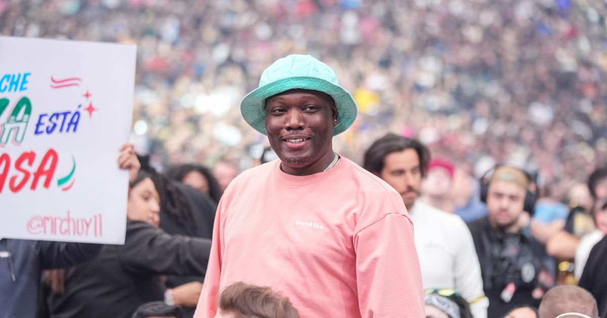 Watch: SNL's Michael Che Refuses to Cave to Woke Mob as Interviewer Nags Him About Shane Gillis' Gym Clothes Joke eature Image 2026 10 16T183022794