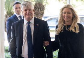 Hannity, Earhardt Officially Marry Over Weekend in Front of Trump Family, Fox Friends in Florida
