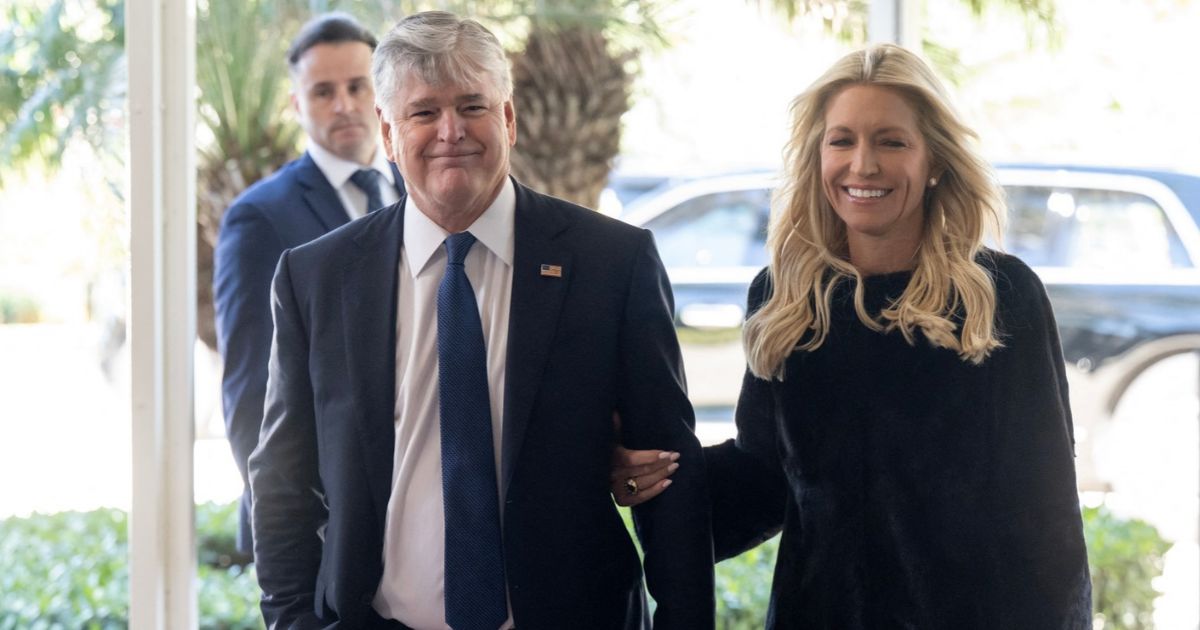 Hannity, Earhardt Officially Marry Over Weekend in Front of Trump Family, Fox Friends in Florida eature Image 2026 10 26T081004442