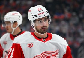 NHL Standoff Between Ex-Captain and Team Gets Ugly: ‘Suspend Without Pay. Do Not Give In.’