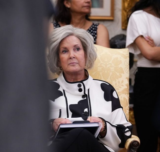 Breaking: FBI Secretly Tracked Phone Activity of Susie Wiles and Trump’s Defense Lawyers
