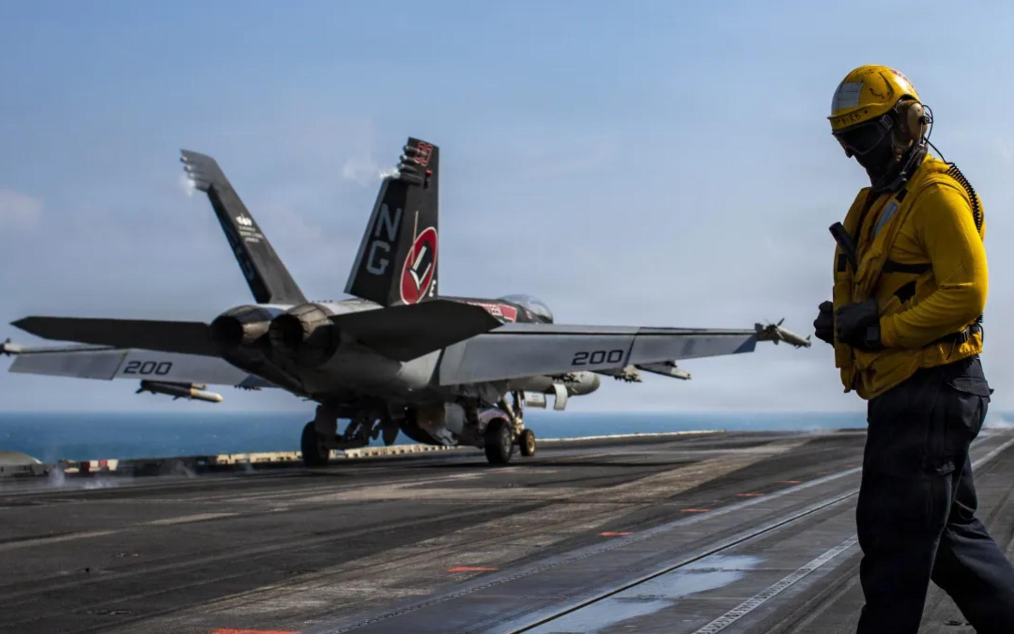 USS Lincoln Strike Group Earns Military’s Highest Unit Valor Award for Iran Deployment ense 6ac79938776ab