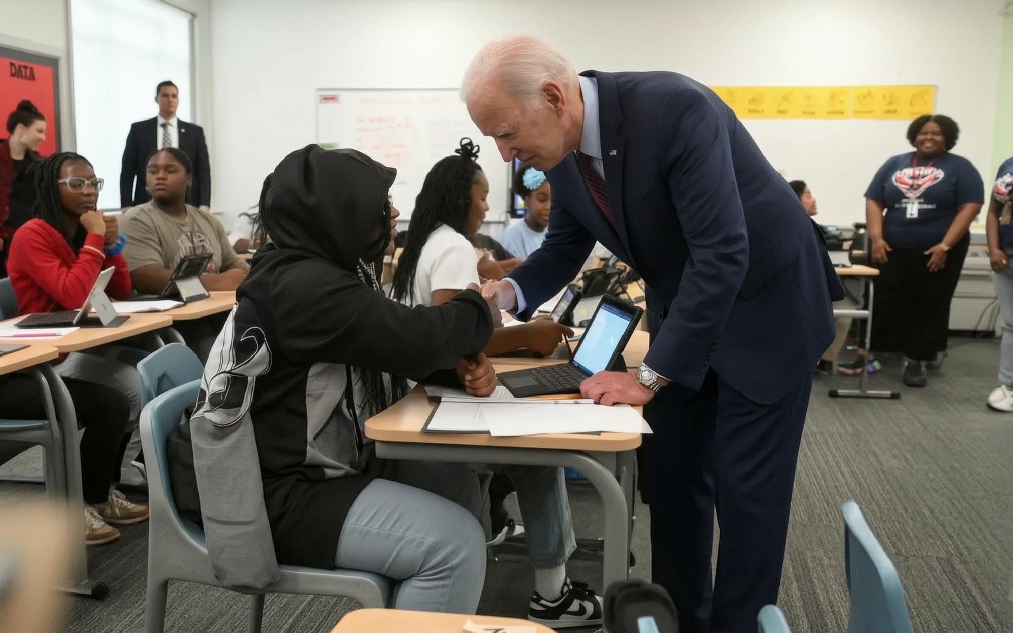 Biden DOJ Lawyers Torched Parent Terror Memo as Ridiculous Political Stunt ezette 6ac52e3458532