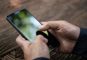 Think You Hung Up? Critical Signal Bug Could Keep Your Mic and Camera On After a Call
