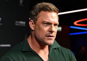 Thousands of Theaters Purge Woke ‘Reacher’ Star Alan Ritchson’s New Movie as Bomb Becomes Official