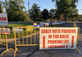 Ohio Voters Head to the Polls as Early Voting Begins in Toss-Up Races