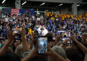 Obama Tells Michigan Voters ‘Change Is in the Air’ While Rallying With El-Sayed in Detroit