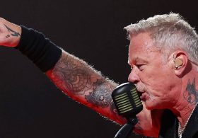 Crowd Roars as Metallica Frontman Blasts Liberal Artists for Lecturing Fans on Politics