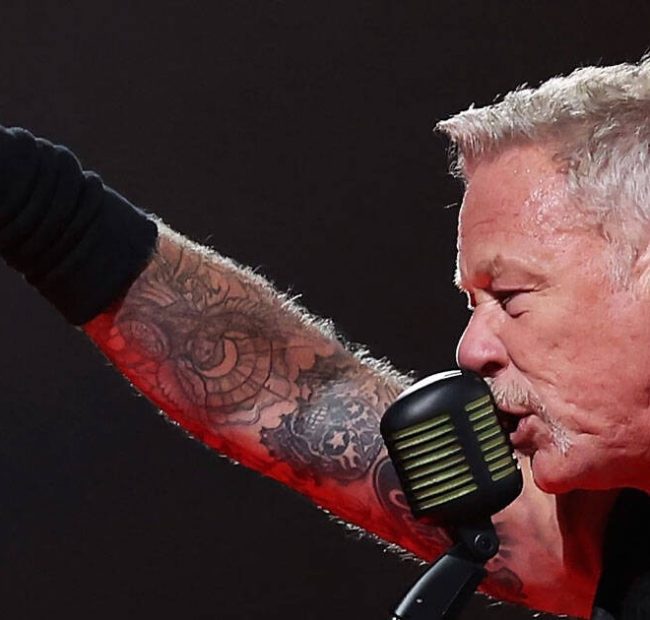 Crowd Roars as Metallica Frontman Blasts Liberal Artists for Lecturing Fans on Politics