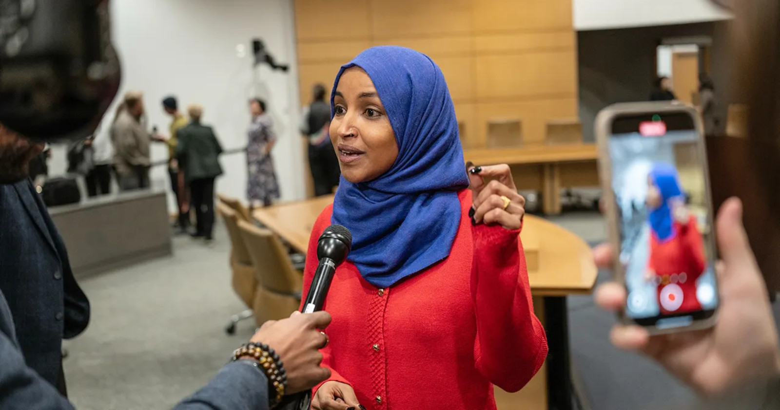 Defiant Ilhan Omar dodges questions as federal probe into sham marriage, name hits boiling point ilhan omar 10