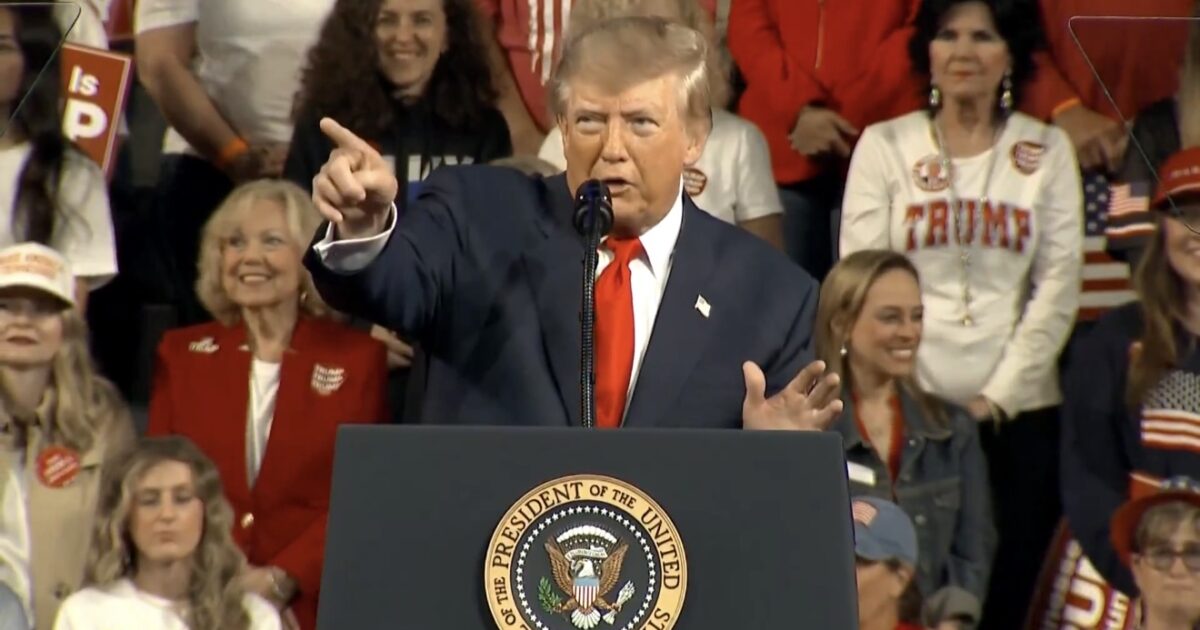 LOL: Trump Points Out “Whacko” Heckler Who Interrupts Rally as He’s Talking About Hecklers img 8580 1200x630 1