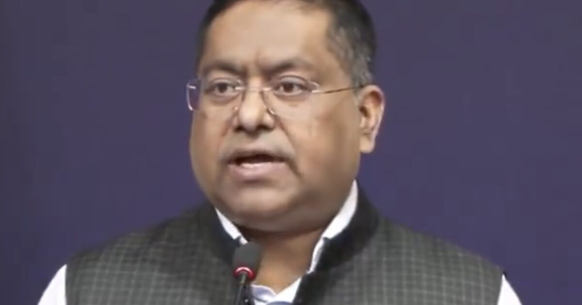 India Lashes Out at J.D. Vance Over ‘Deeply Offensive’ Remarks, After the VP Points Out US Workers are Losing Their Jobs to Indian “Indentured Servants” img 9063 1200x630 1
