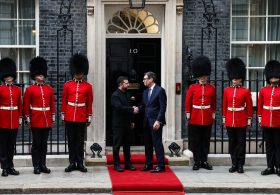 Burnham Pledges to Back Zelensky as Trump’s Ukraine Support Wavers