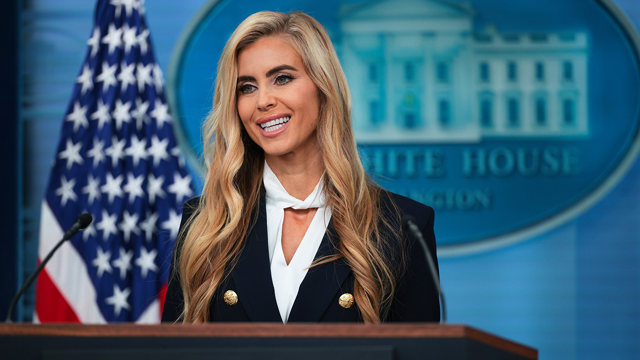 New Press Secretary Makes Debut with Short Briefing kz