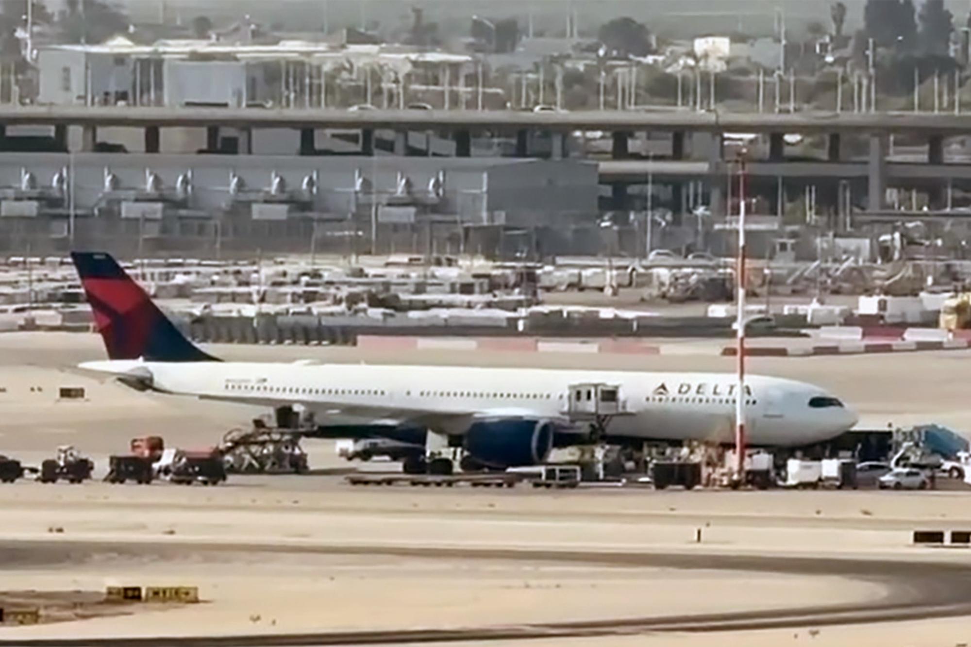 Delta flight arriving from NY evacuated over bomb threat after landing in Tel Aviv: reports light arriving ny evacuated 144836962 d8b210