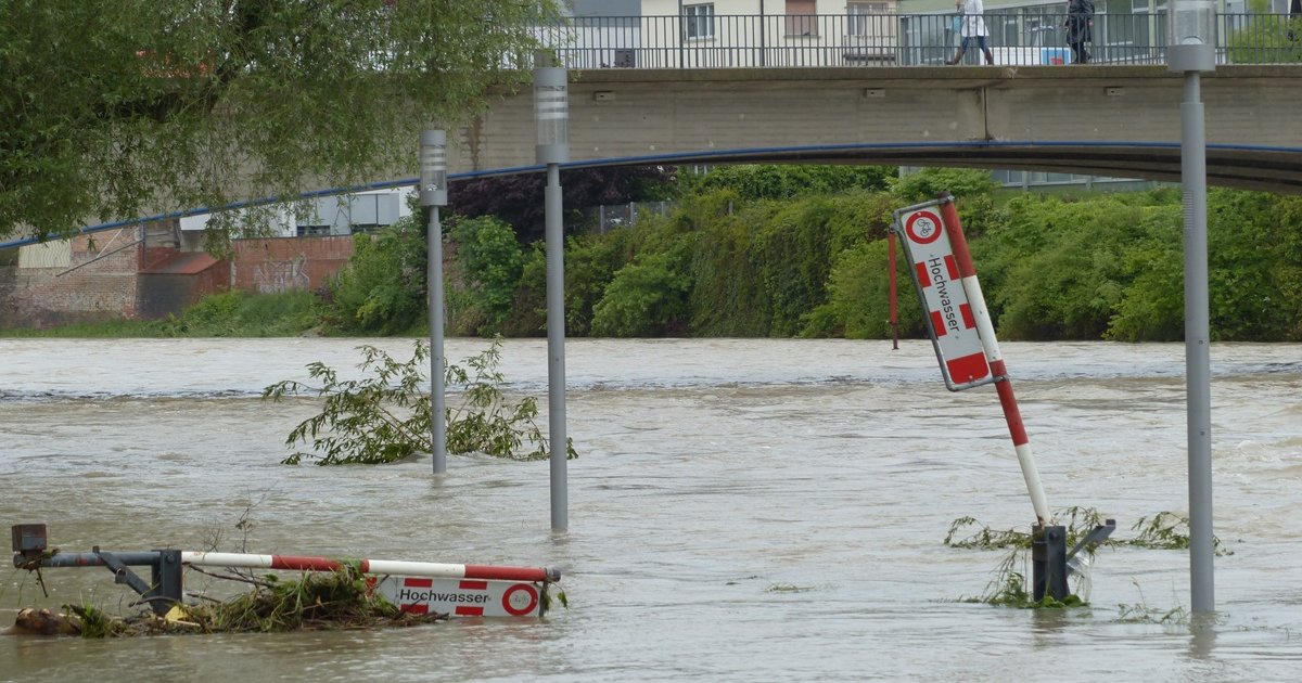 Hurricane Isaias Videos Show Florida Devastation as Storm Weakens: Latest Update loods