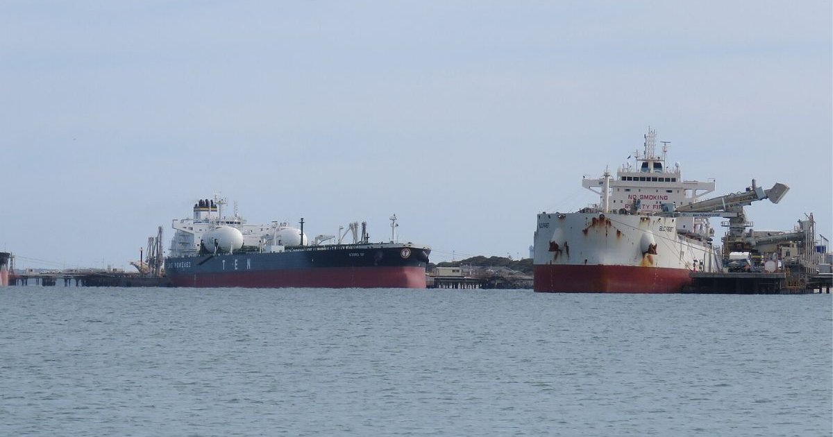 Oil Shock Returns: $105 Crude Raises Fears of Higher Inflation and Interest Rates oil tanker