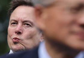 ‘Ridiculous’: Kara Swisher flabbergasted as Trump and Musk play games for ‘dominion’