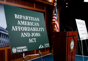 Former officials urge Congress to reform permitting