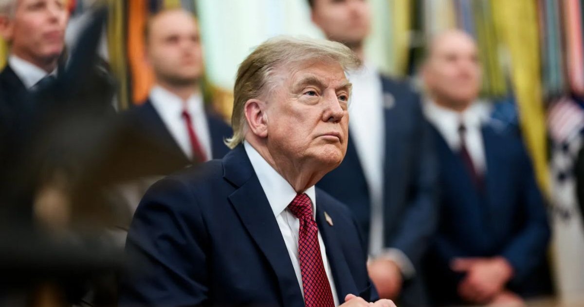 Could Trump Lose Both Chambers of Congress? Republicans Sound the Midterm Alarm president donald trump 6