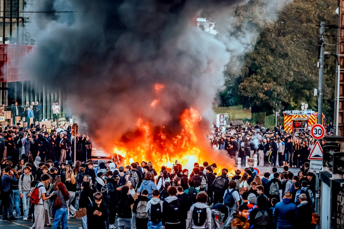 France Is Blowing Up: Is a Red-Green Alliance Burning Its Western System Down? rance student riots protest 100326 AP