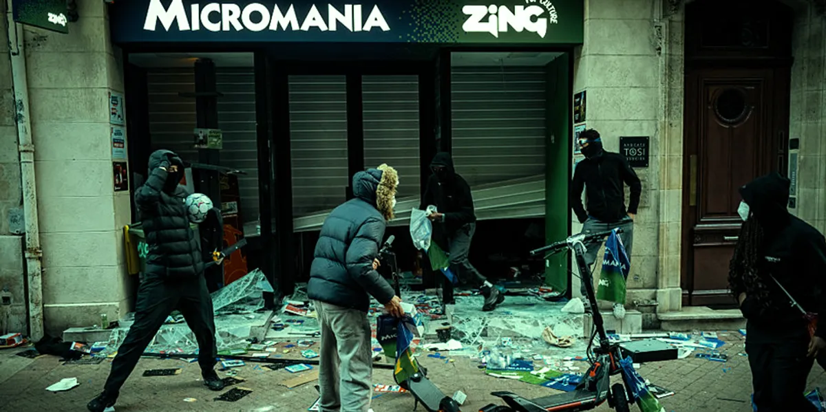 Employee at French GameStop store goes viral in heroic 'battle' against rampaging rioters rench gamestop store goes viral in heroic battle against rampaging rioters