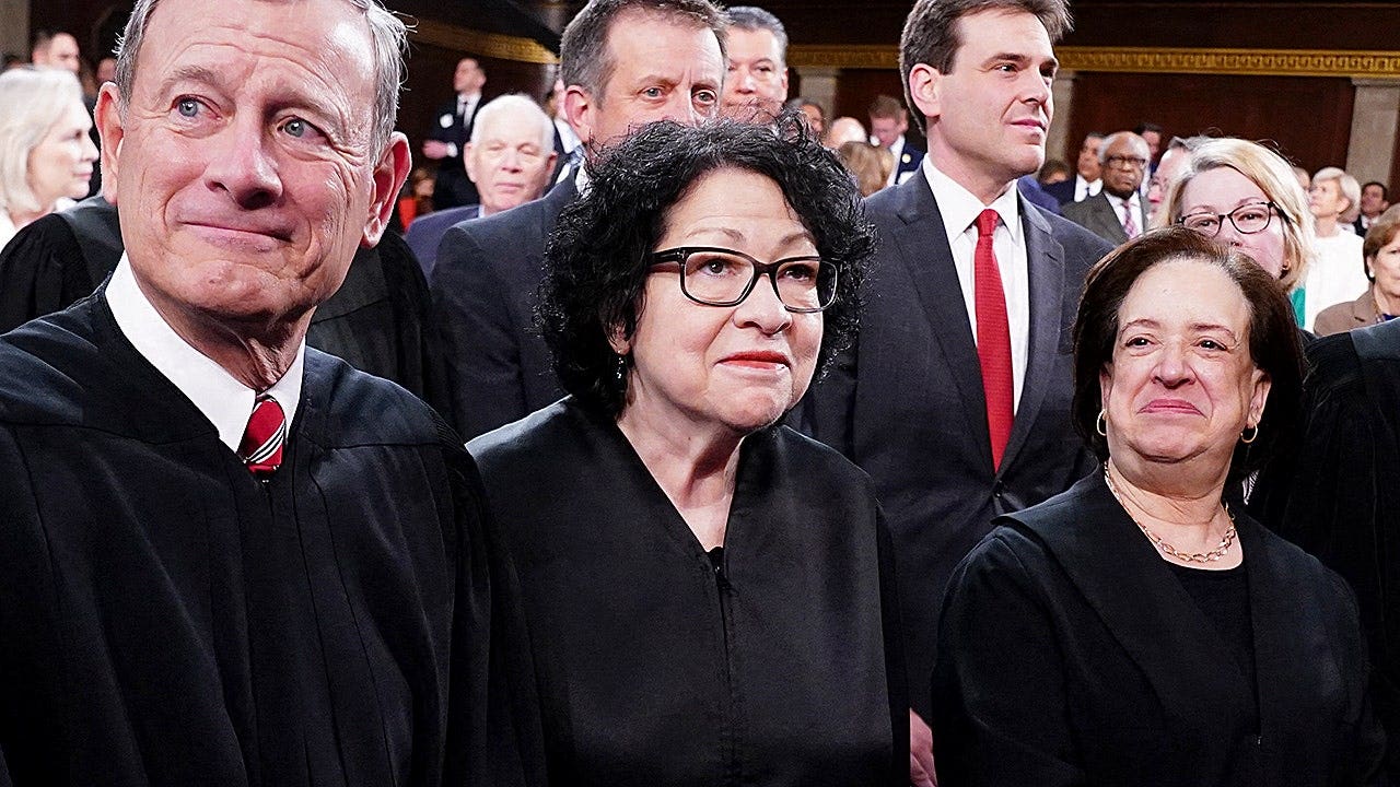 Sotomayor denies mom's bid to get son into elite NYC school amid racial discrimination fight roberts sotomayor kagan sotu