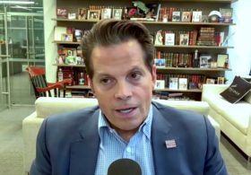 Scaramucci reaches for Orwell’s ‘Animal Farm’ to take a swipe at Vivek Ramaswamy