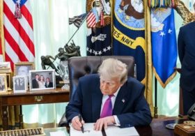 Trump Pauses Russia Sanctions for 60 Days as Iran War Forces White House Into Energy Dilemma