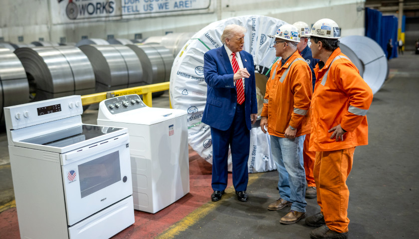 Commentary: Trump’s Tariffs and Tax Cuts Spark Manufacturing Renaissance trump workers 840x480 1