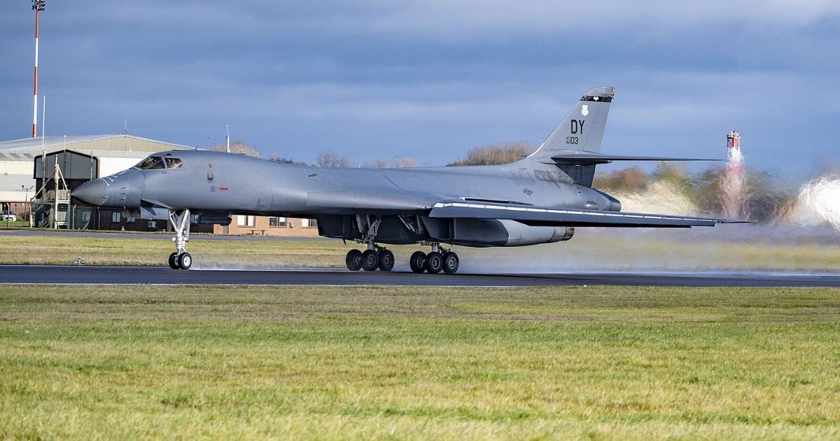 Why Did US Pull B-1 Bombers From RAF Fairford? The Iran Strike Risk Explained u s b 1b lancer bombers