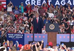Trump and Obama rally supporters in key battleground states ahead of midterms