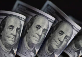 US dollar hits 30-year low in global foreign reserves – IMF