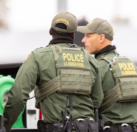 Gunman Opens Fire on Border Patrol Agents in Chicago, Suspect Still on the Run