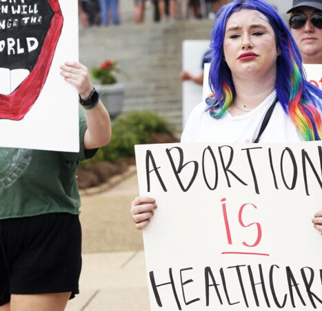 UK Lawmakers Vote to Legalize DIY Abortions During Birth