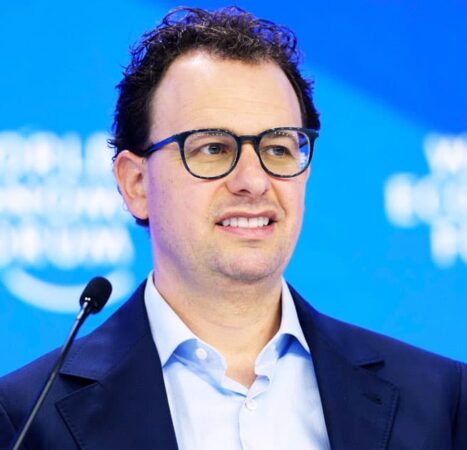 Feds Sound Alarm Over Warning That Anthropic ‘Mythos’ AI Can Hack ‘Every Major Operating System’