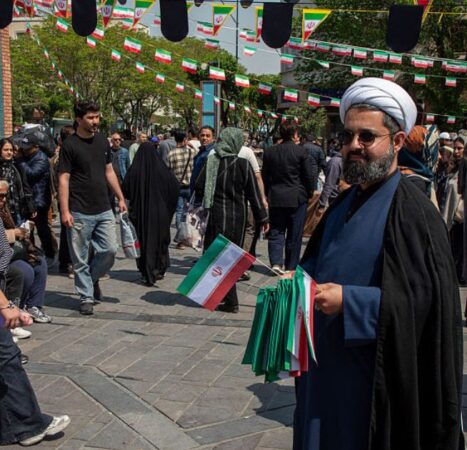 Iranian Economy on the Brink: US Blockade Leaves Country with Weeks of Oil Production Left