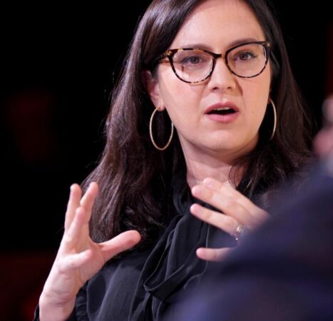 CBS head Bari Weiss replaces ’60 Minutes’ executive producer, ‘Time for a new approach’