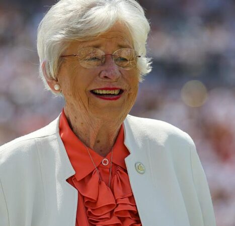 Alabama governor prepares new election dates if court allows congressional map to take effect