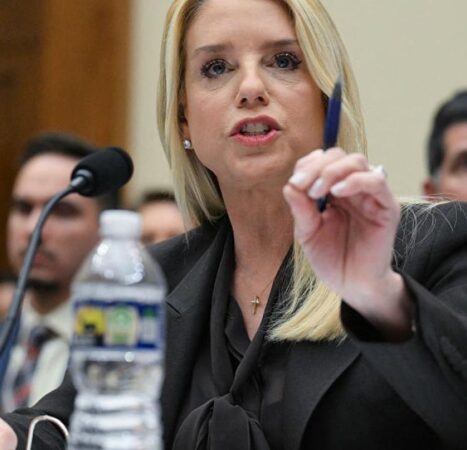 Former AG Bondi to testify in closed-door House Oversight hearing on handling of Epstein files