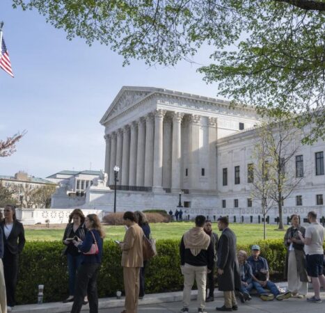 Justice Department asks Supreme Court to review ruling on Arizona voter registration laws