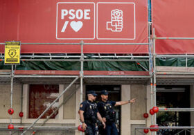 Spanish police raid ruling party following graft allegations