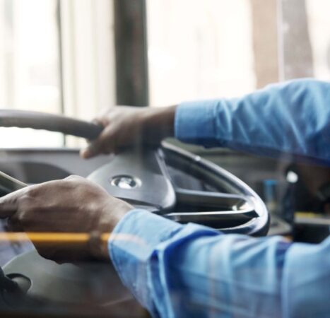Crazed Man Kidnaps Chicago Bus Driver at Knifepoint, Leads Her to Jump Out Window