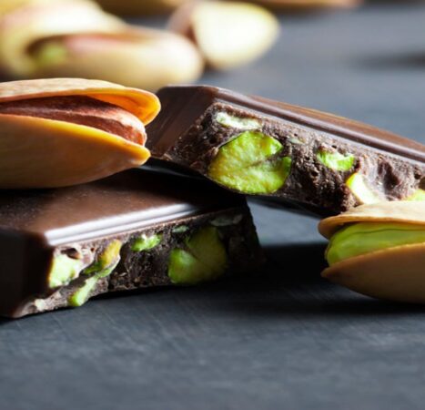 Pistachios and Chocolate: This Combo Burns Fat, Lowers Blood Pressure, Feeds a Healthy Gut