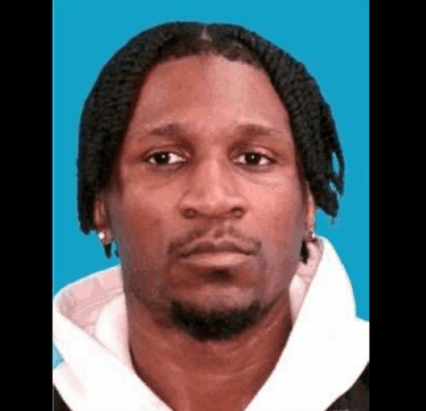 Armed thug steals cash from Kentucky Fried Chicken. But when he demands employee’s phone, brave worker refuses to back down.