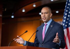 Hakeem Jeffries Got Asked ‘What Happened to Believe All Women’ (the Awkward Pause Spoke Volumes)